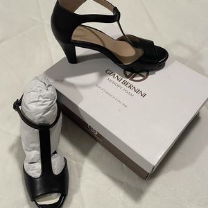 Giani Bernini, 7.5, Black Pump, Comfort Shoe